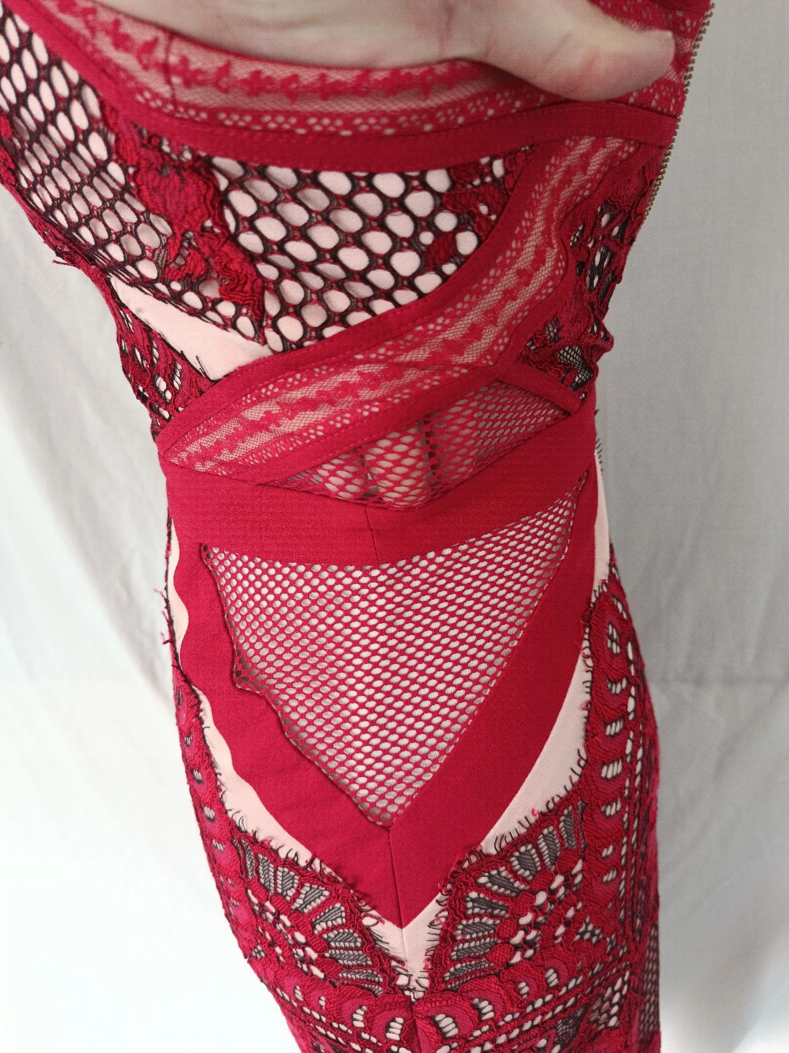 Vestido chic sexy rojo con encaje Three Floor by Liza Korn Talla XS nuevo – photo 4